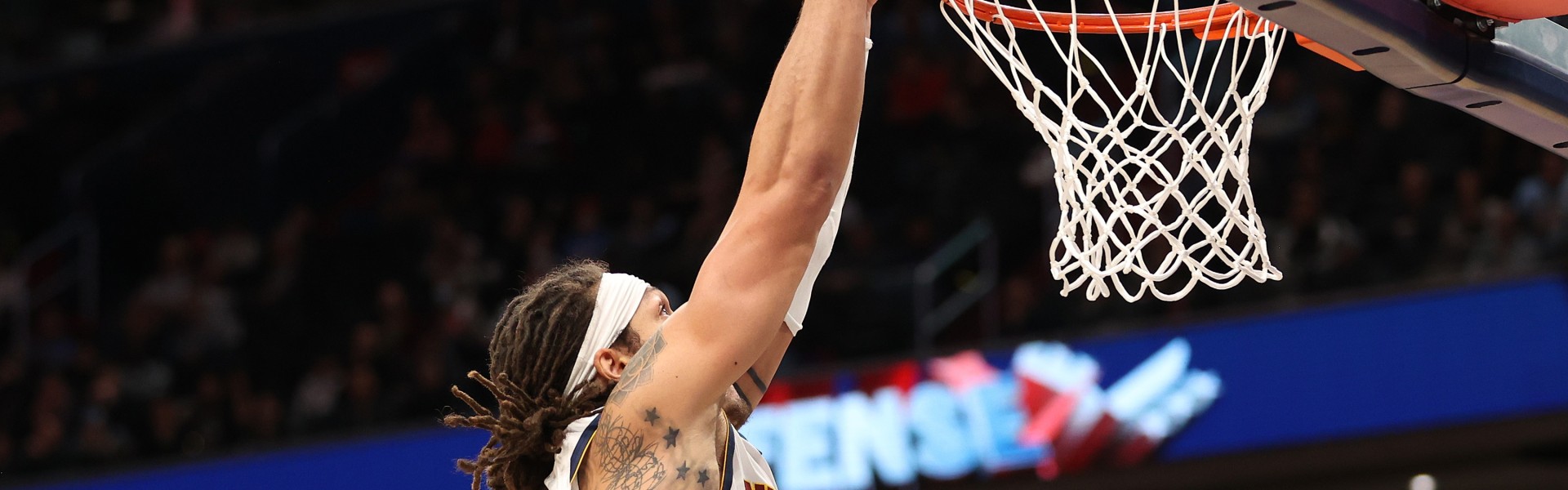 kaiyun sports-单核带队！阿隆·戈登上半场9中4得13分6板3助2断 三分2中1