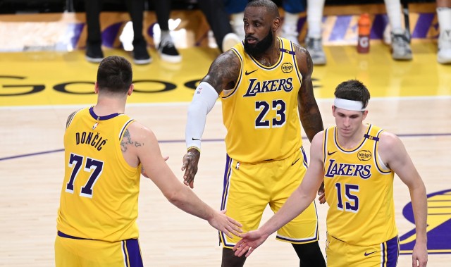 开云APP下载-东詹里如何完成磨合？雷迪克：都是这个月完成的 之前一直不健康