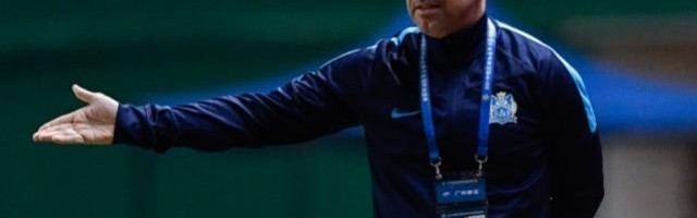 开云体育-范加斯特：球队表现很顽强 防守还可做得更好