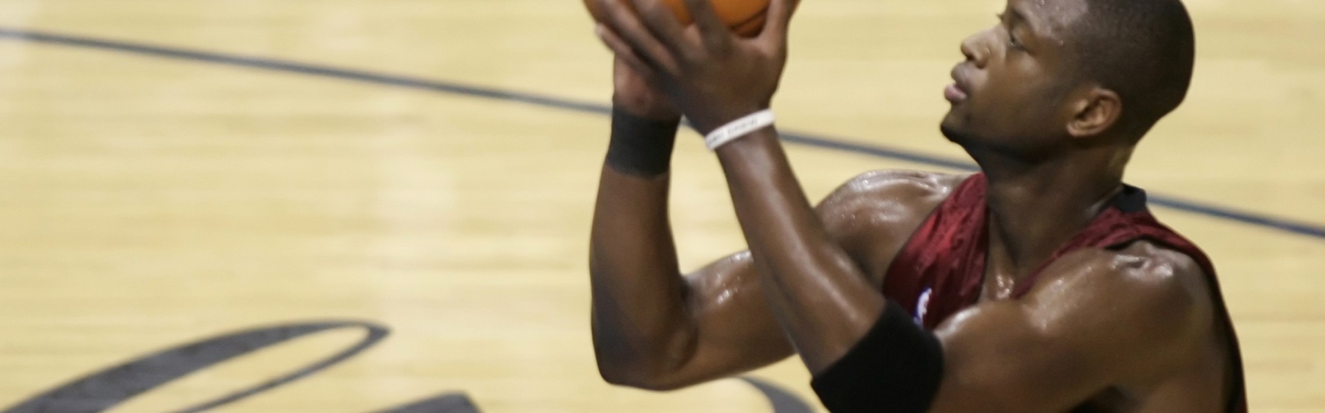 开云体育-贝弗利怒怼韦德：我不如你就不能评价你？照这逻辑就乔丹能说你？