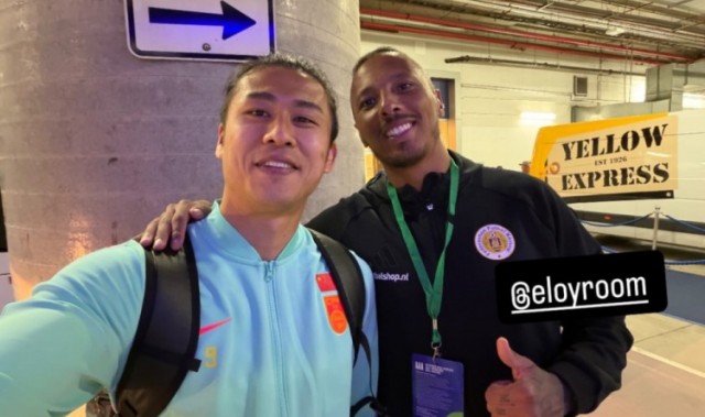 开云APP下载-张玉宁社媒晒和库拉索门将罗姆合影，两人曾在维特斯共事两个赛季