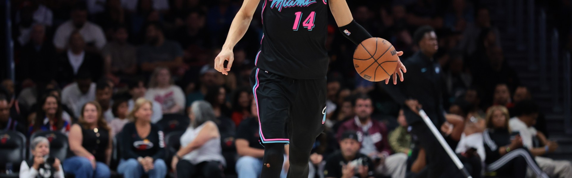 kaiyun sports-热火迎战魔术 希罗&amp;鲍威尔&amp;韦尔&amp;亚库乔尼斯出战 维金斯缺阵