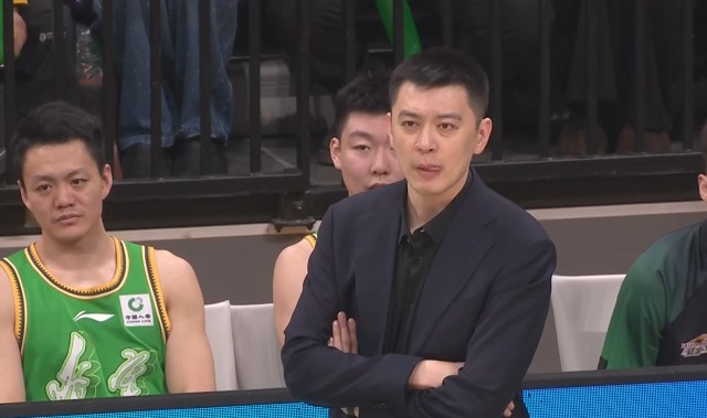 kaiyun sports-一地鸡毛！辽宁输新疆队19分，还有3个坏消息 杨鸣很无奈
